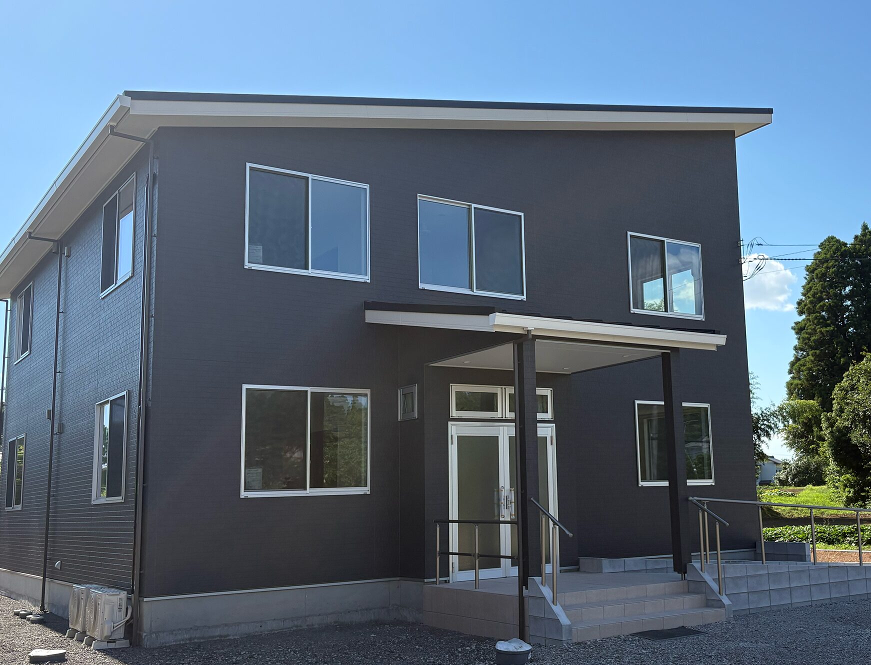 市原市にある介護施設セントラルホームの外観(耐震・防災設計の安心な建物)
